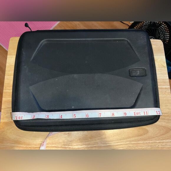 Case Logic Black Laptop Hard Case - Picture 3 of 3